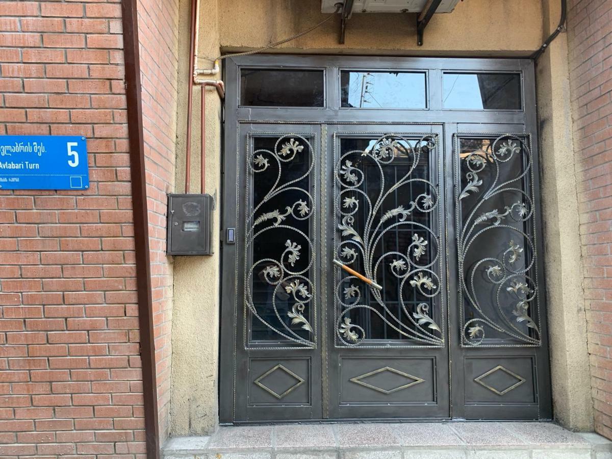 Lilika Apartments On Meskhishvili Tbilisi Exterior foto
